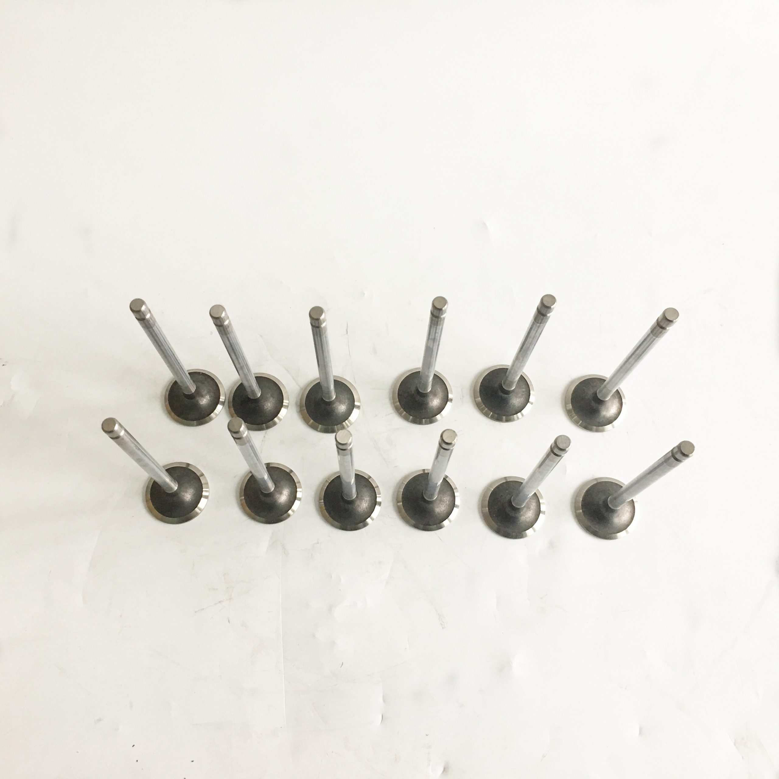 Cummins Isde Isbe 6BTA 5.9 Isb Intake and Exhaust Valve 3940735 3802924 3802967 3940734 Diesel Engine Intake Valve 5.9L, 6.7L Engines - Image 2